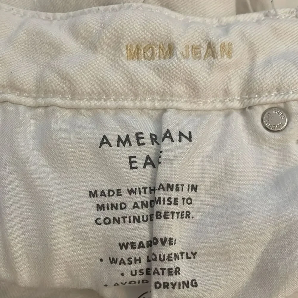 American Eagle White Denim Mom Jeans Womens Size 10